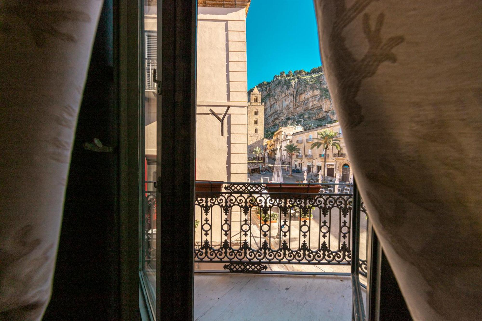 Palazzo Villelmi Cefalu Exterior photo